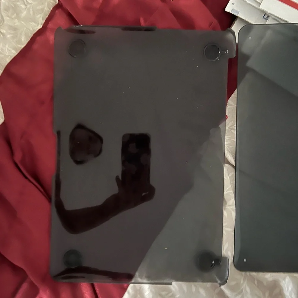 Black Speck case for Apple Macbook Air 13”